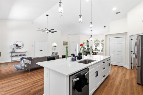 Villa ou maison à vendre à Beverly Hills, Floride: 3 chambres, 170.29 m2 № 2224914 - photo 17