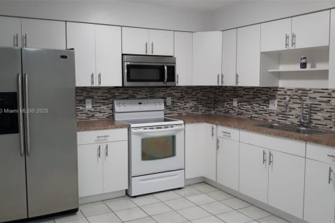 Touwnhouse à vendre à Cutler Bay, Floride: 3 chambres, 135.45 m2 № 1861741 - photo 20
