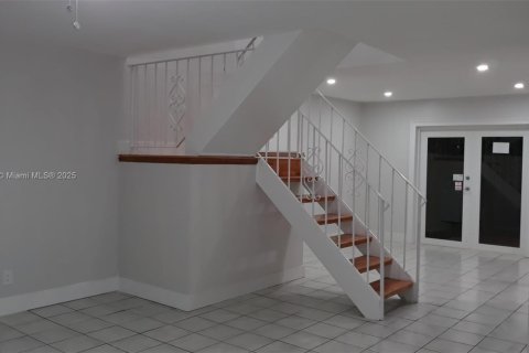 Touwnhouse à vendre à Cutler Bay, Floride: 3 chambres, 135.45 m2 № 1861741 - photo 4