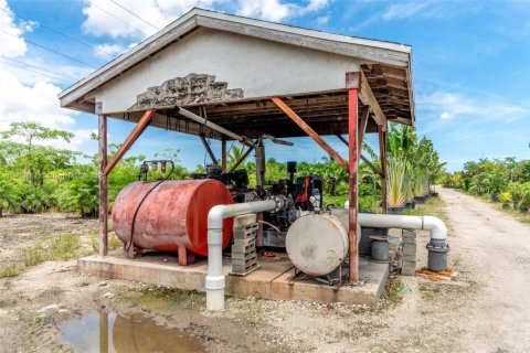 Propiedad comercial en venta en Miami, Florida № 1952108 - foto 15