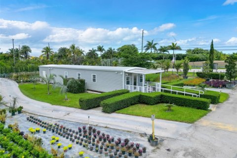 Propiedad comercial en venta en Miami, Florida № 1952108 - foto 5