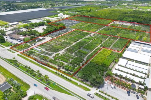 Propiedad comercial en venta en Miami, Florida № 1952108 - foto 29