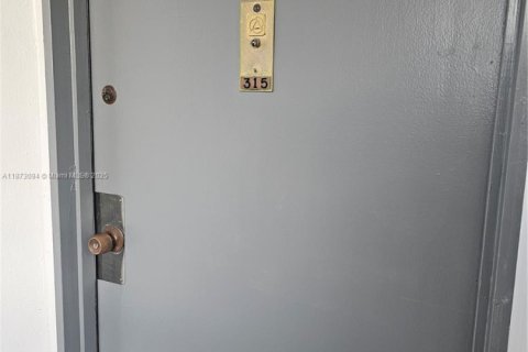 Купить кондоминиум в Авентура, Флорида 2 спальни, 100.61м2, № 1981455 - фото 24