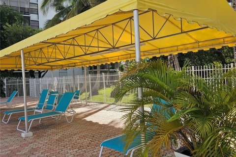 Купить кондоминиум в Авентура, Флорида 2 спальни, 100.61м2, № 1981455 - фото 2