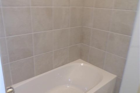 Снять в аренду кондоминиум в Пунта-Горда, Флорида 5 комнат, 104.05м2, № 1591489 - фото 9