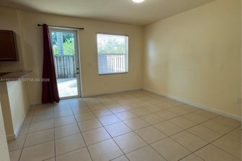 Adosado en alquiler en Miami, Florida, 3 dormitorios, 168.71 m2 № 1996628 - foto 5