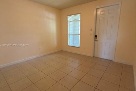 Adosado en alquiler en Miami, Florida, 3 dormitorios, 168.71 m2 № 1996628 - foto 3