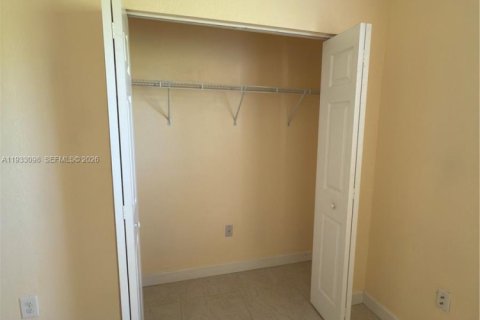 Adosado en alquiler en Miami, Florida, 3 dormitorios, 168.71 m2 № 1996628 - foto 17