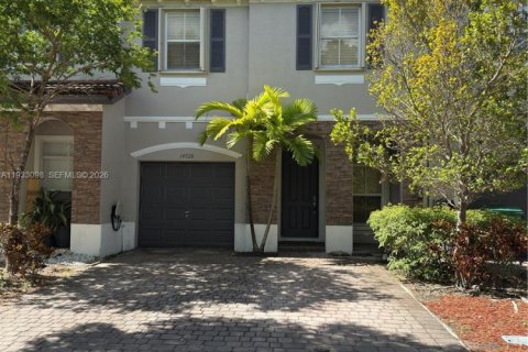 Adosado en Miami, Florida 3 dormitorios, 168.71 m2 № 1996628