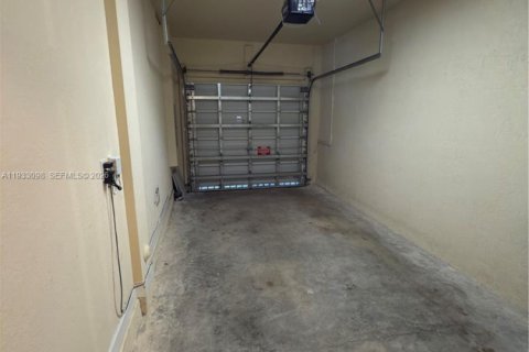 Adosado en alquiler en Miami, Florida, 3 dormitorios, 168.71 m2 № 1996628 - foto 21