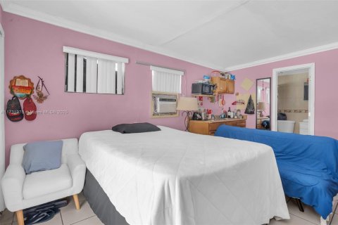 House in Miami, Florida 4 bedrooms, 163.69 sq.m. № 1482342 - photo 27