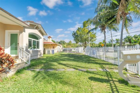 House in Miami, Florida 4 bedrooms, 163.69 sq.m. № 1482342 - photo 7