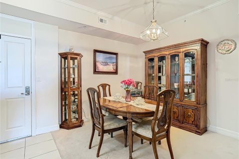 Condo in New Port Richey, Florida, 3 bedrooms  № 1634904 - photo 9