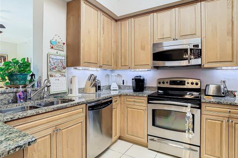 Condo in New Port Richey, Florida, 3 bedrooms  № 1634904 - photo 6