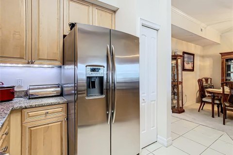 Condo in New Port Richey, Florida, 3 bedrooms  № 1634904 - photo 8