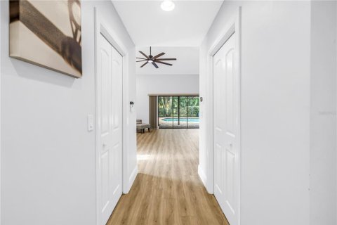 Casa en venta en Clearwater, Florida, 5 dormitorios, 432.92 m2 № 2221414 - foto 17