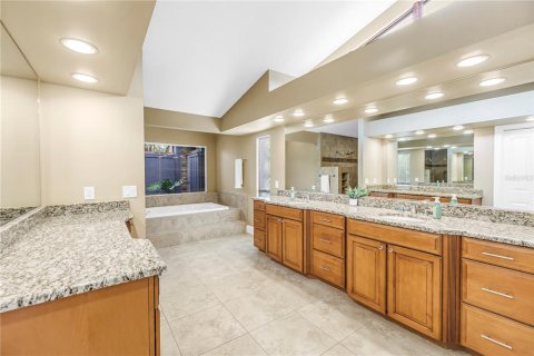 Casa en venta en Clearwater, Florida, 5 dormitorios, 432.92 m2 № 2221414 - foto 25