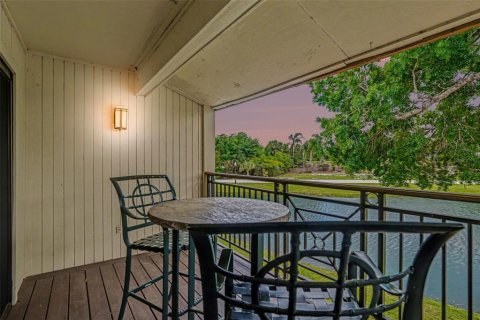 Copropriété à vendre à Wesley Chapel, Floride: 2 chambres, 94.3 m2 № 2093988 - photo 3