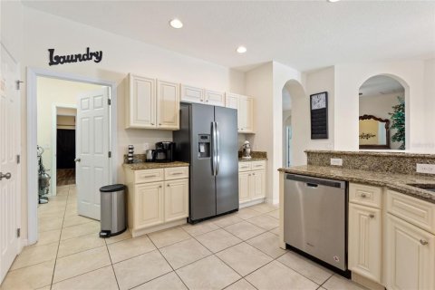 House in Davenport, Florida 4 bedrooms, 245.26 sq.m. № 2236640 - photo 7