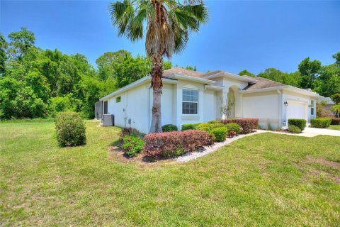 House in Davenport, Florida 4 bedrooms, 245.26 sq.m. № 2236640 - photo 3