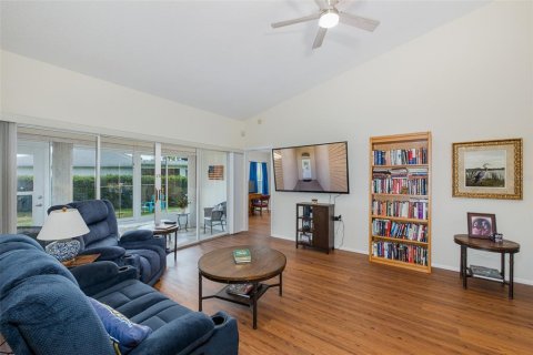 Villa ou maison à vendre à New Port Richey, Floride: 2 chambres, 119.1 m2 № 2201932 - photo 25