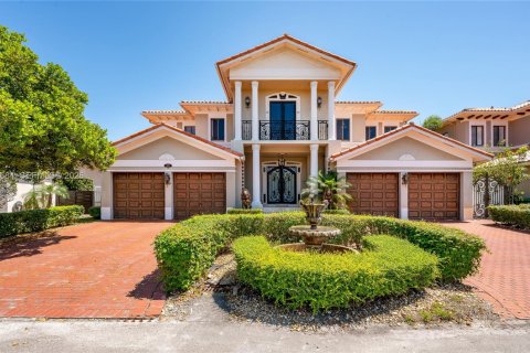 House in Cutler Bay, Florida 5 bedrooms, 438.22 sq.m. № 2244258 - photo 6