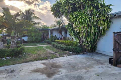 House in Homestead, Florida 3 bedrooms, 155.89 sq.m. № 2062416 - photo 21