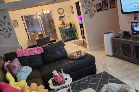 House in Homestead, Florida 3 bedrooms, 155.89 sq.m. № 2062416 - photo 6