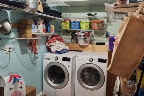 House in Homestead, Florida 3 bedrooms, 155.89 sq.m. № 2062416 - photo 9