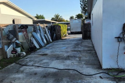 House in Homestead, Florida 3 bedrooms, 155.89 sq.m. № 2062416 - photo 17