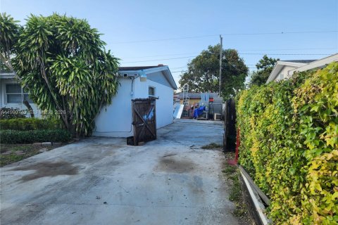 House in Homestead, Florida 3 bedrooms, 155.89 sq.m. № 2062416 - photo 19