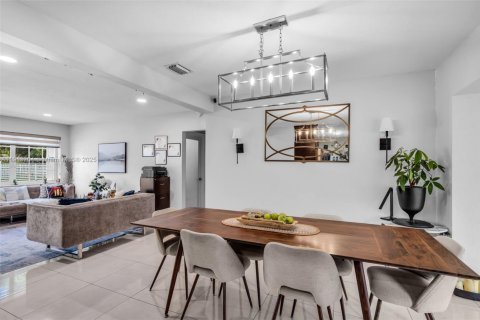 Купить виллу или дом в Майами, Флорида 3 спальни, 126.07м2, № 1971494 - фото 12