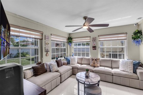 Купить виллу или дом в Майами, Флорида 3 спальни, 126.07м2, № 1971494 - фото 14