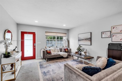 Купить виллу или дом в Майами, Флорида 3 спальни, 126.07м2, № 1971494 - фото 6