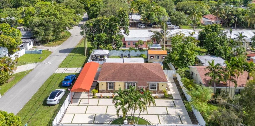 Дом в Майами, Флорида 3 спальни, 126.07м2 № 1971494