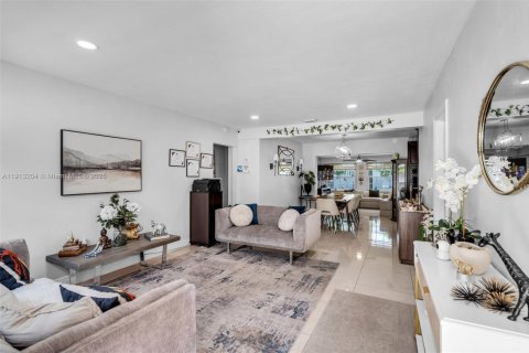 Купить виллу или дом в Майами, Флорида 3 спальни, 126.07м2, № 1971494 - фото 5