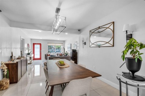 Купить виллу или дом в Майами, Флорида 3 спальни, 126.07м2, № 1971494 - фото 9