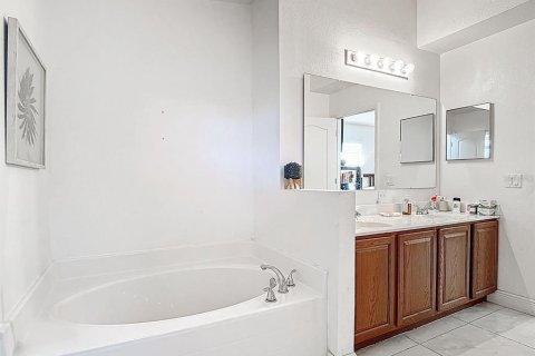 House in Kissimmee, Florida 4 bedrooms, 174.1 sq.m. № 1733525 - photo 24