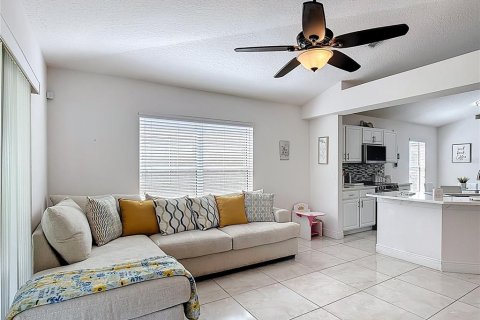 House in Kissimmee, Florida 4 bedrooms, 174.1 sq.m. № 1733525 - photo 16