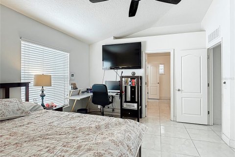 House in Kissimmee, Florida 4 bedrooms, 174.1 sq.m. № 1733525 - photo 21