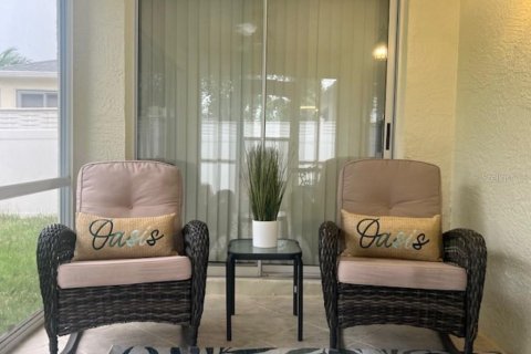 House in The Villages, Florida 2 bedrooms, 104.33 sq.m. № 1657459 - photo 6