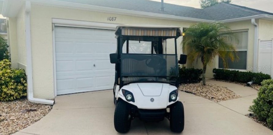 House in The Villages, Florida 2 bedrooms, 104.33 sq.m. № 1657459