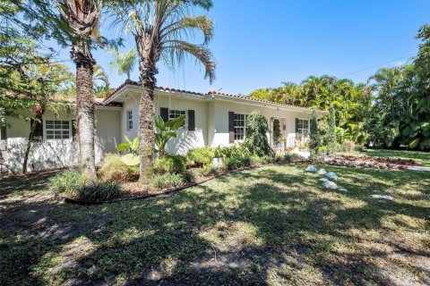 House in Coral Gables, Florida 3 bedrooms, 149.67 sq.m. № 1768215 - photo 12