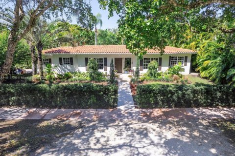 House in Coral Gables, Florida 3 bedrooms, 149.67 sq.m. № 1768215 - photo 2