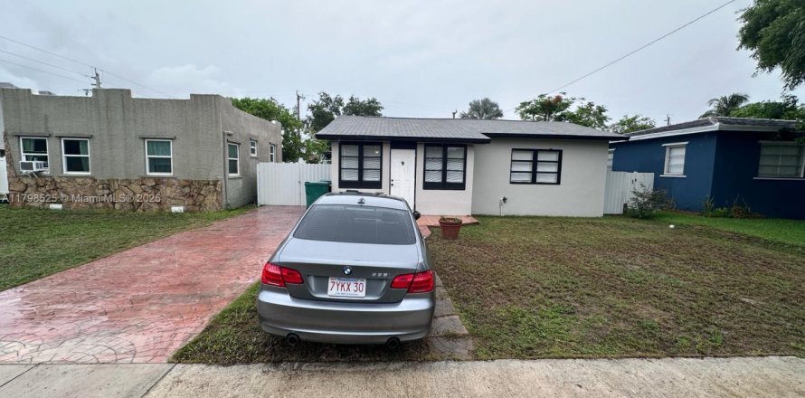 Дом в Дания-Бич, Флорида 2 спальни, 181.16м2 № 1960069