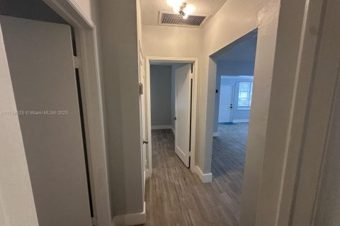 Снять в аренду виллу или дом в Дания-Бич, Флорида 2 спальни, 181.16м2, № 1960069 - фото 11