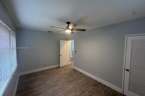 Снять в аренду виллу или дом в Дания-Бич, Флорида 2 спальни, 181.16м2, № 1960069 - фото 12