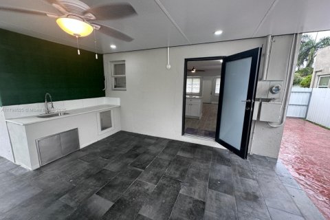 Снять в аренду виллу или дом в Дания-Бич, Флорида 2 спальни, 181.16м2, № 1960069 - фото 4