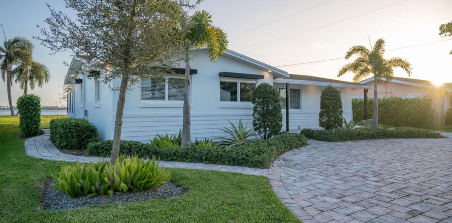 Casa en West Palm Beach, Florida 4 dormitorios, 112.78 m2 № 1179496