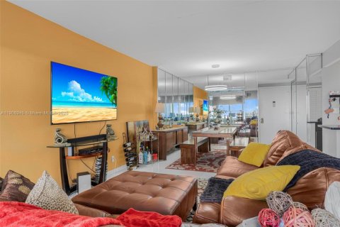 Condominio en venta en Hollywood, Florida, 2 dormitorios, 105.17 m2 № 2012513 - foto 10